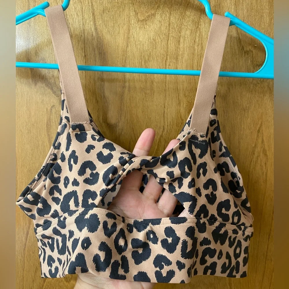 Aerie medium support sports bra. - Picture 2 of 3
